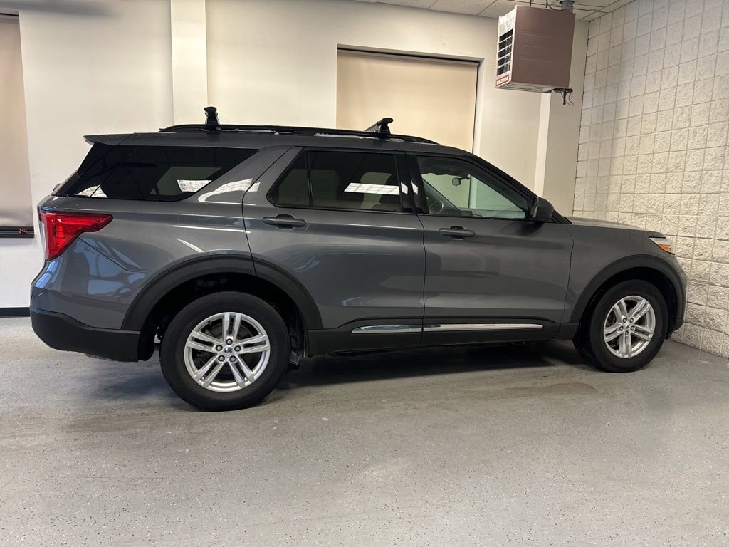 Certified 2022 Ford Explorer XLT w/ Equipment Group 202A image 8