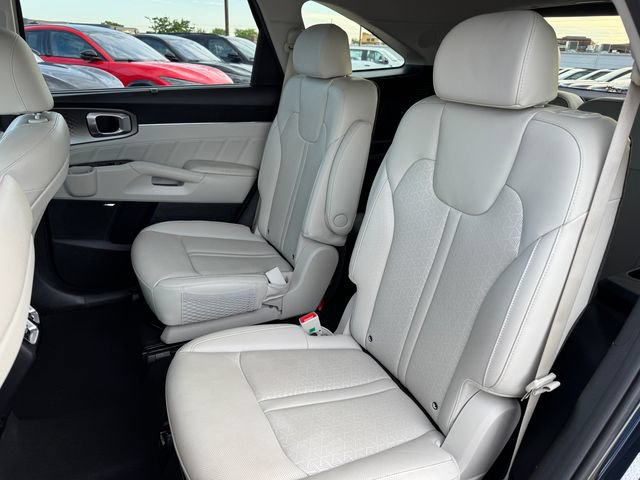 Used 2023 Kia Sorento SX Prestige AWD/4WD image 16