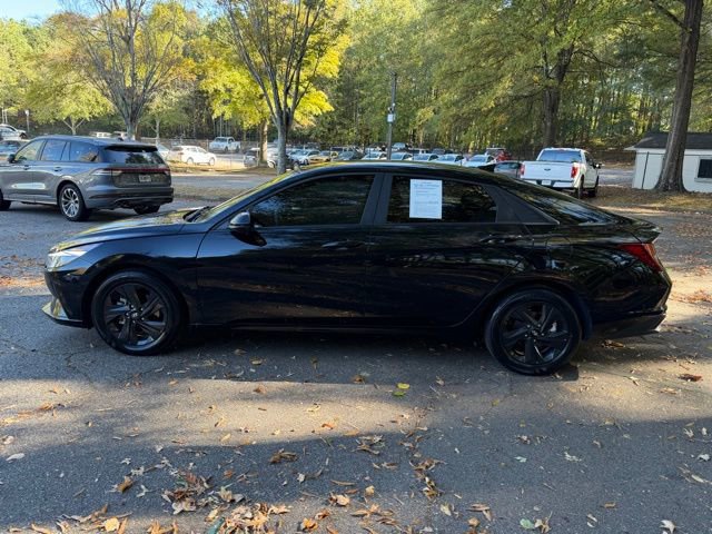 Used 2023 Hyundai Elantra SEL w/ Cargo Package image 2