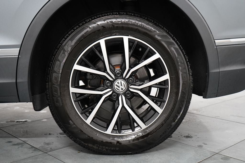 Used 2021 Volkswagen Tiguan SE w/ Panoramic Sunroof Package AWD/4WD image 36