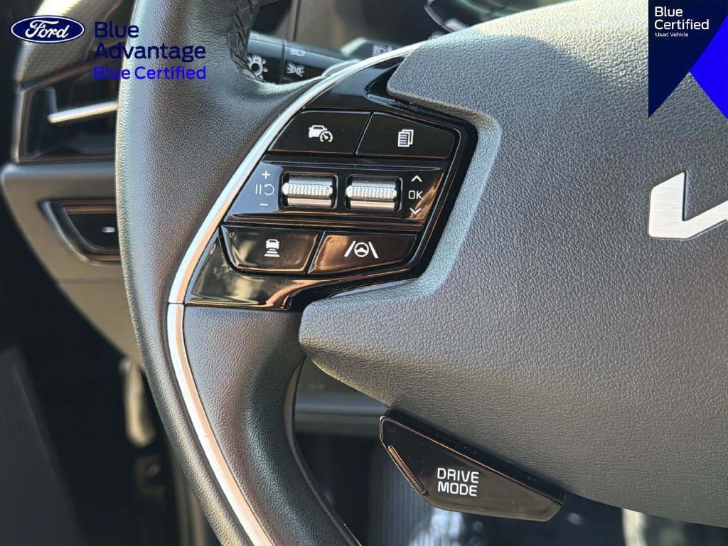 Used 2023 Kia Niro EX FWD image 21