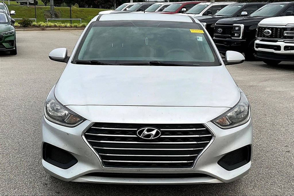 Used 2022 Hyundai Accent SE FWD image 2