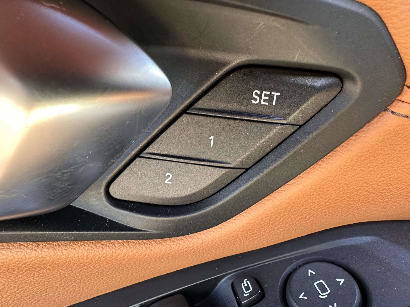 Used 2021 BMW 330i xDrive Sedan w/ Premium Package image 11