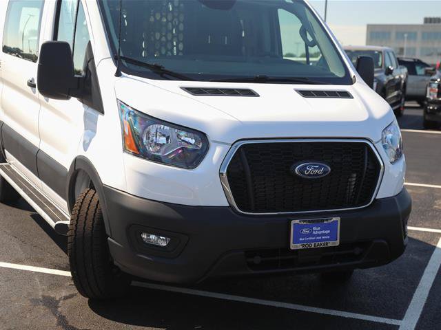 Certified 2025 Ford Transit 250 Low Roof w/ Exterior Upgrade Package RWD image 4