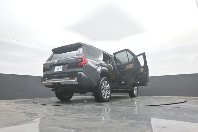 Used 2025 Toyota 4Runner Limited AWD/4WD image 44