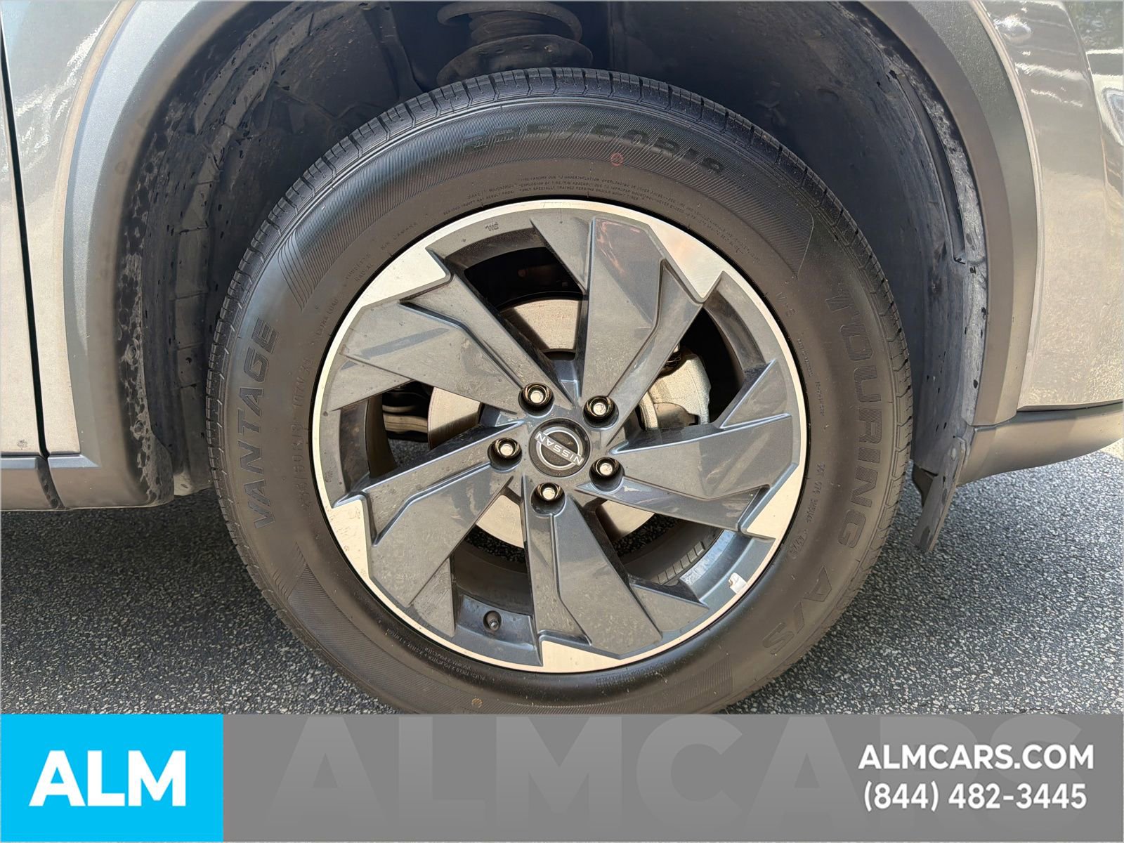 Used 2025 Nissan Rogue SV FWD image 14