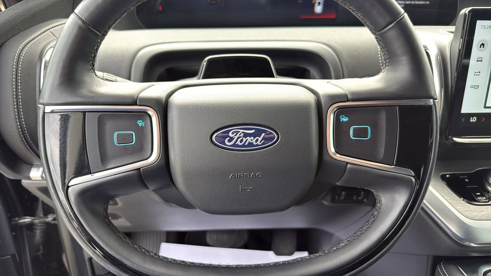 Certified 2025 Ford Expedition Platinum AWD/4WD image 13