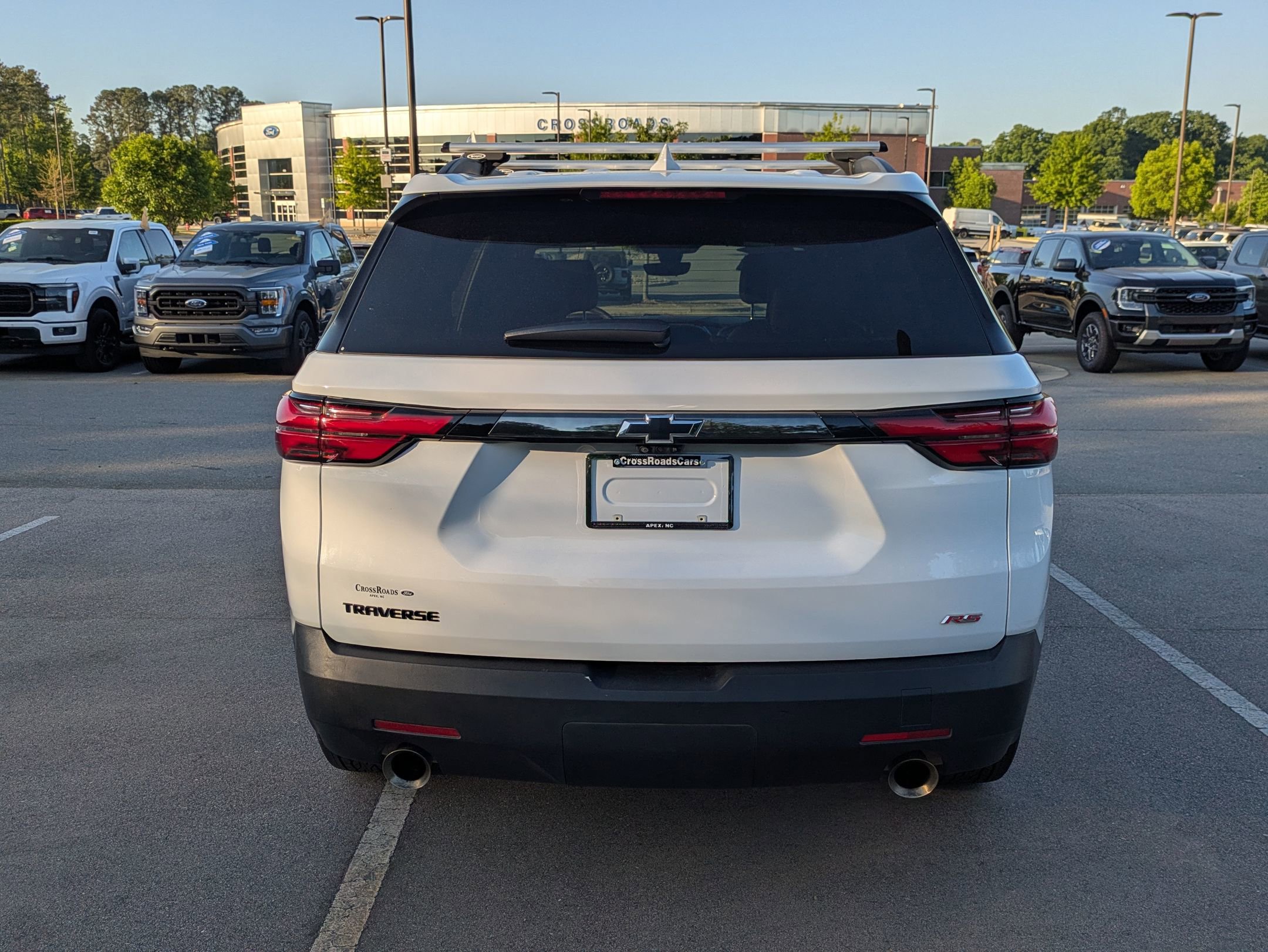 Used 2023 Chevrolet Traverse RS FWD image 5