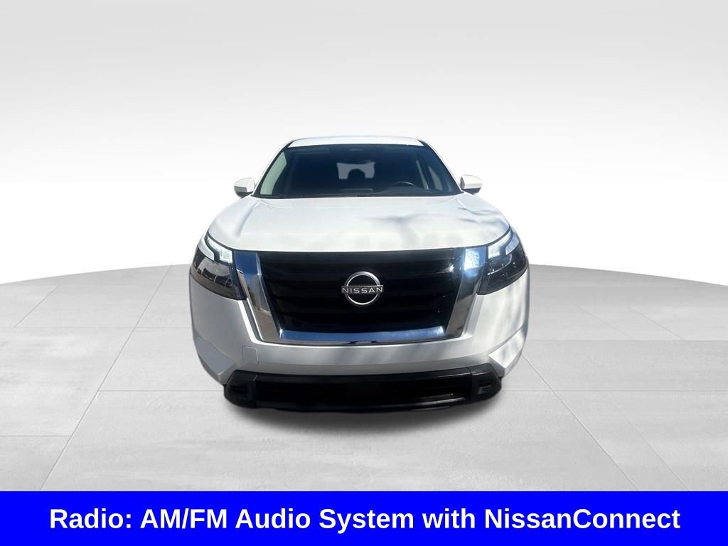 Used 2025 Nissan Pathfinder SV FWD image 9