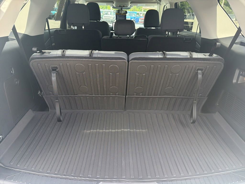 Certified 2025 Ford Explorer Active RWD image 9