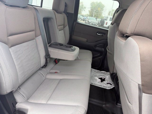 Used 2022 Nissan Frontier SV AWD/4WD image 32