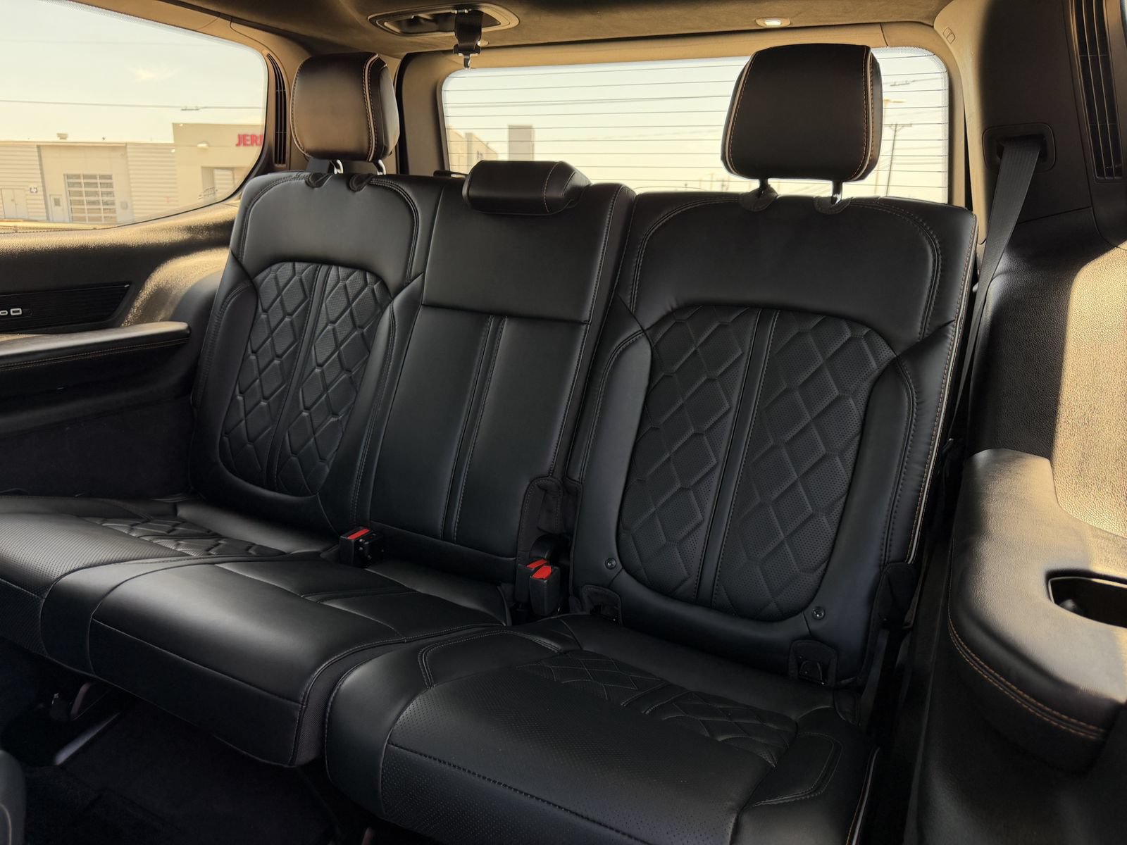 Used 2024 Jeep Grand Wagoneer Series III w/ Rear Seat Video Group 1 AWD/4WD image 28