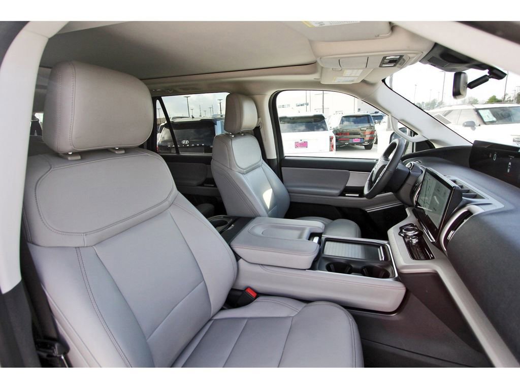 Certified 2025 Ford Expedition Max Active image 13