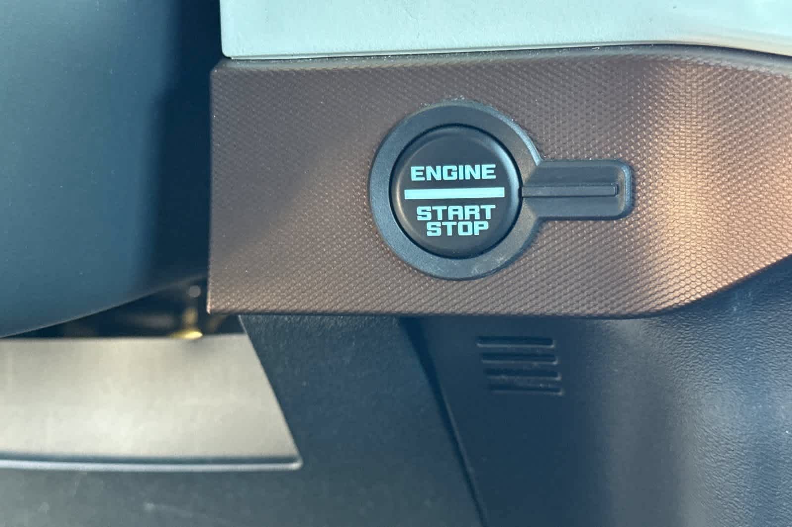 Certified 2024 Ford Bronco Heritage Edition AWD/4WD image 24