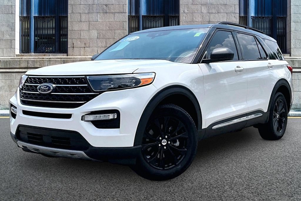 Certified 2023 Ford Explorer XLT w/ Equipment Group 202A AWD/4WD image 2