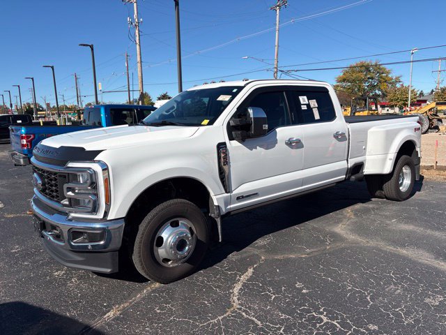 Certified 2023 Ford F350 Lariat w/ Lariat Ultimate Package AWD/4WD image 3