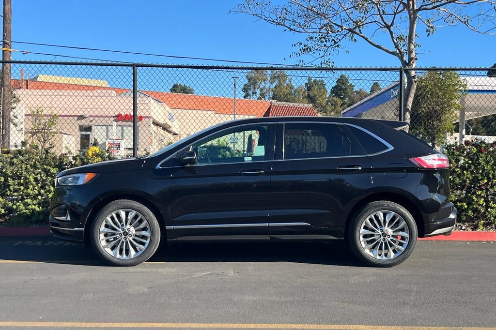 Certified 2022 Ford Edge Titanium w/ Equipment Group 301A image 9