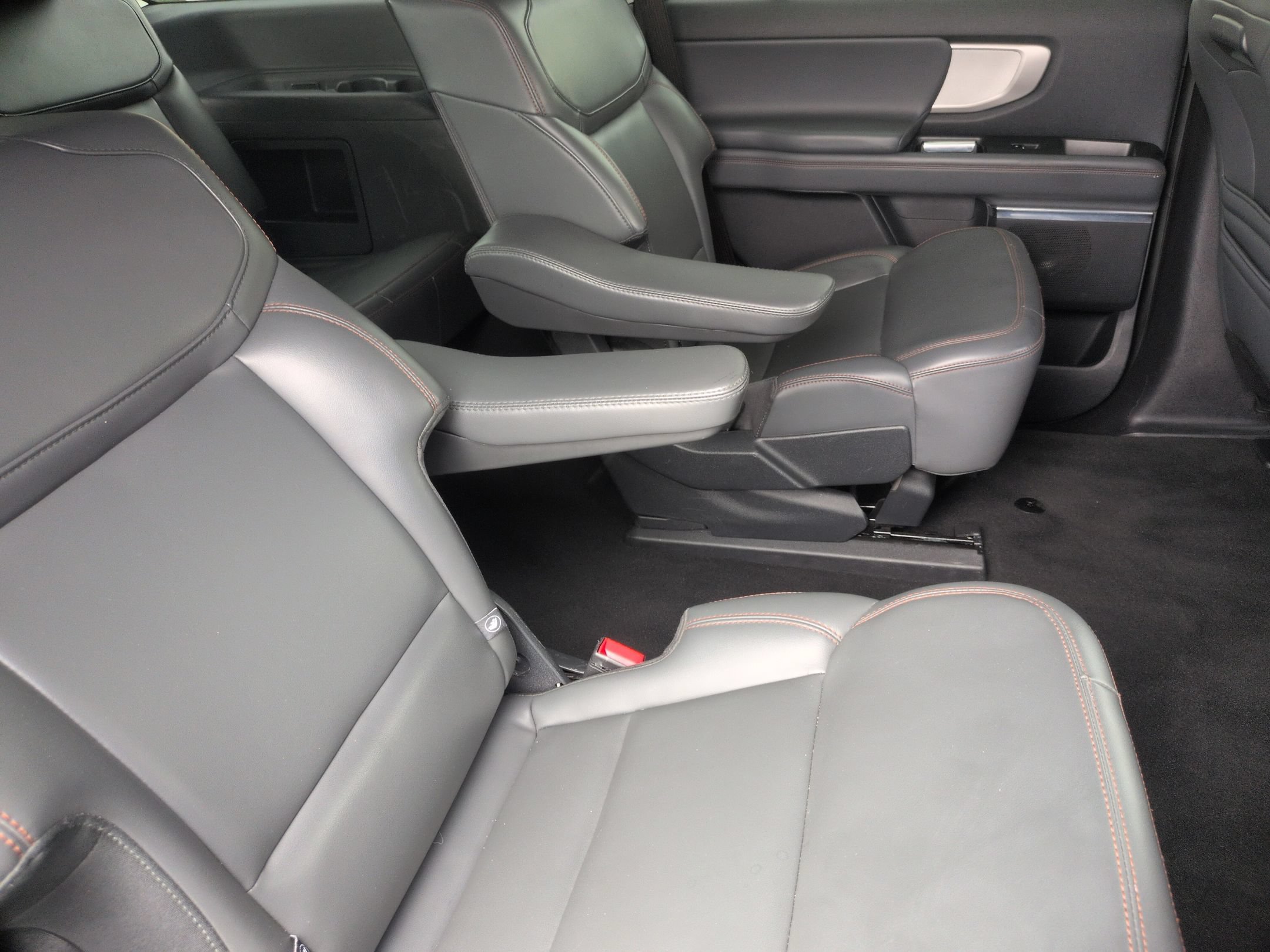 Certified 2025 Ford Expedition Active AWD/4WD image 35