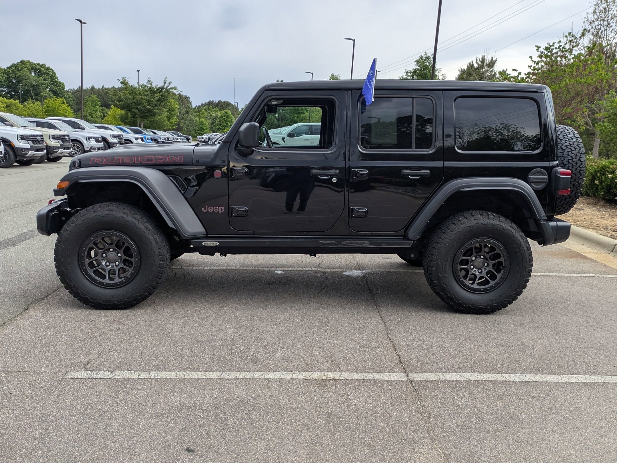Used 2023 Jeep Wrangler Unlimited Rubicon w/ Xtreme 35 Tire Package AWD/4WD image 7