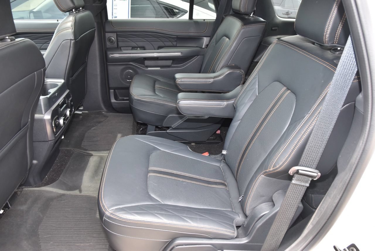 Certified 2023 Ford Expedition Platinum RWD image 11