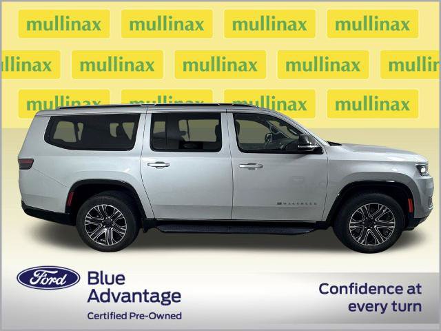 Used 2024 Jeep Wagoneer L Series II w/ Flexible Seating Group RWD image 2