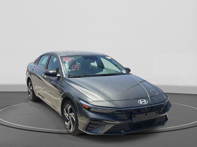 Used 2025 Hyundai Elantra SEL FWD image 5