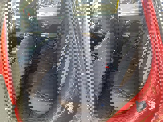 Used 2017 Jeep Cherokee Latitude w/ Safety/Convenience Group AWD/4WD image 19