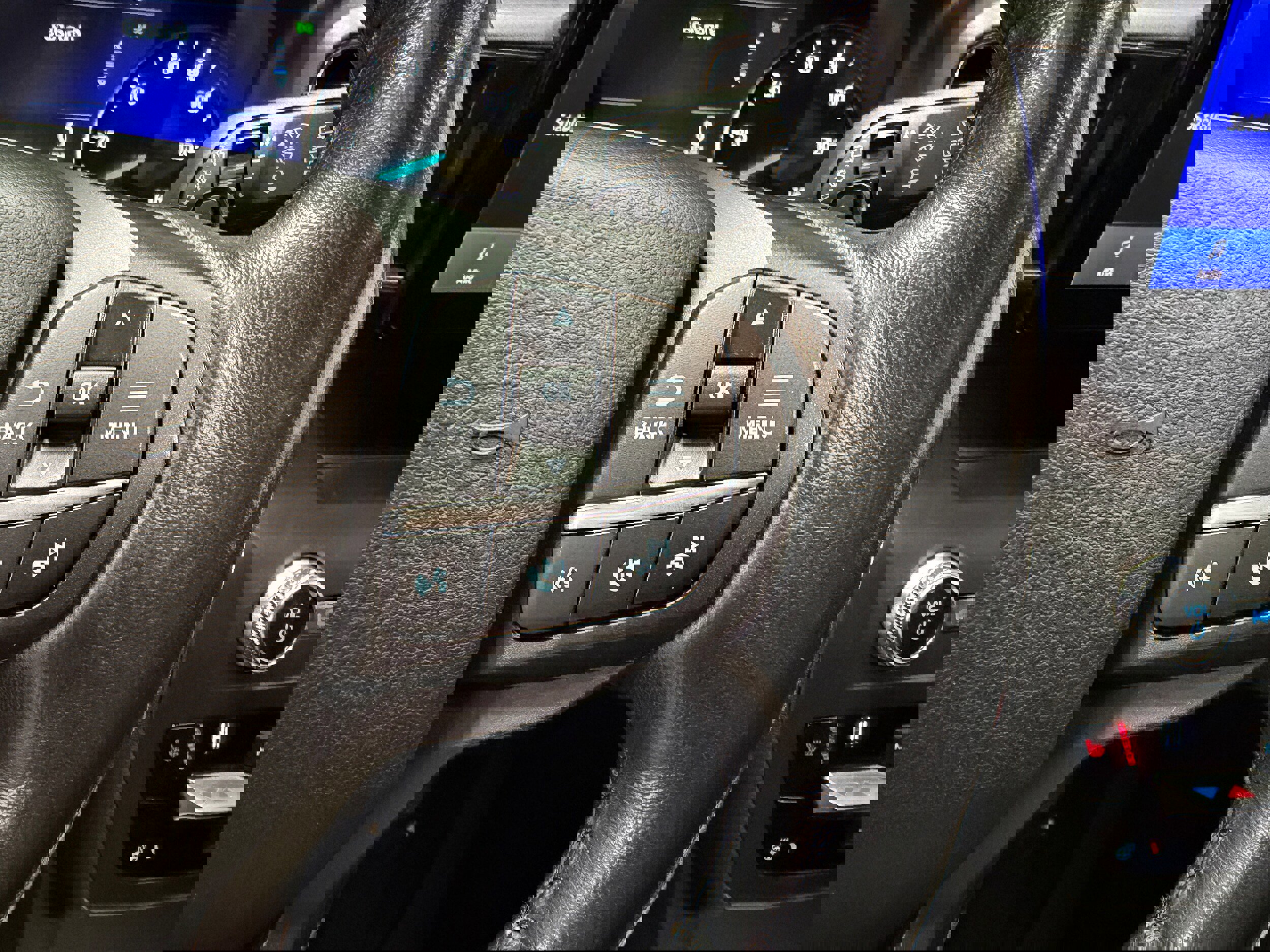 Certified 2020 Ford Explorer XLT w/ Equipment Group 202A image 20