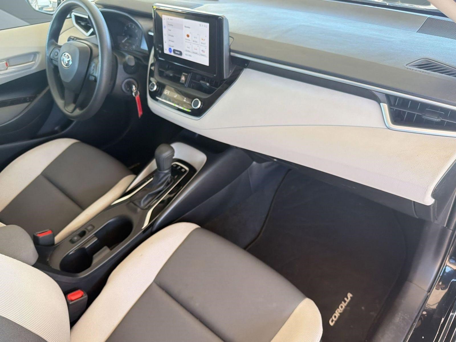 Used 2025 Toyota Corolla LE FWD image 27