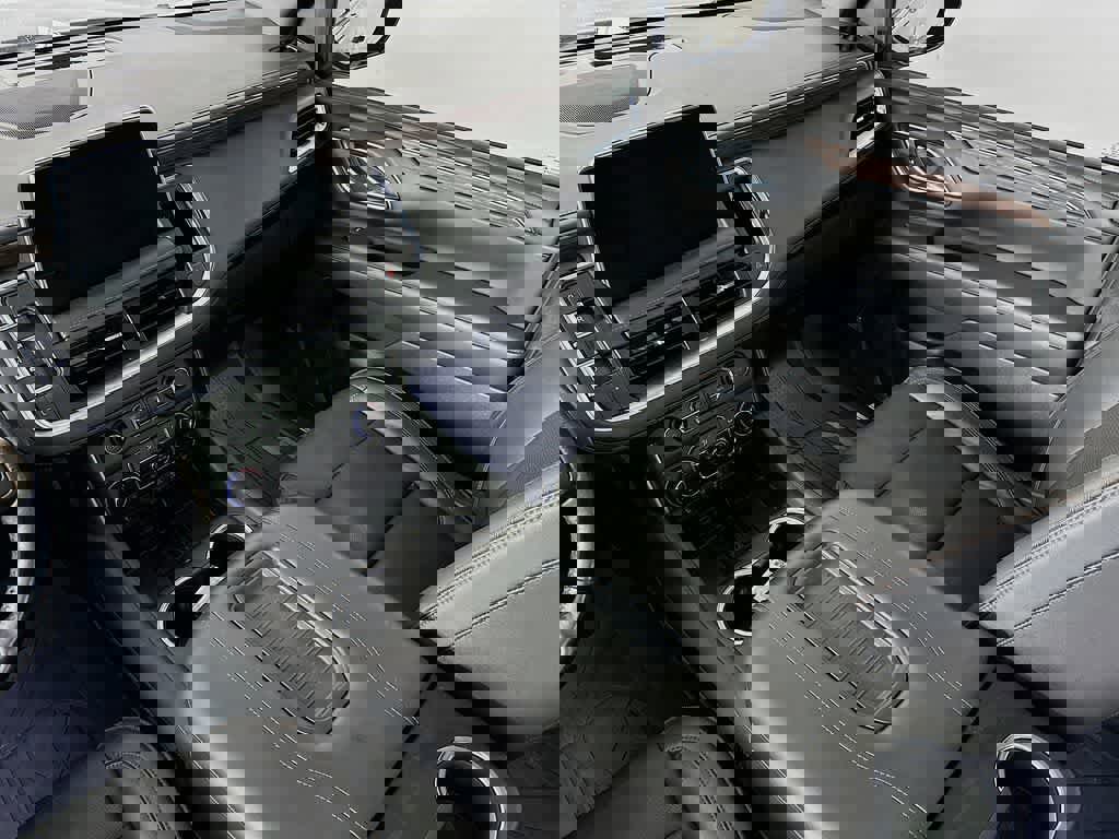 Used 2021 Chevrolet Suburban High Country image 14