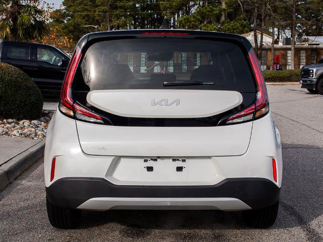 Used 2023 Kia Soul LX image 4