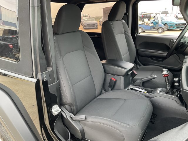 Used 2021 Jeep Wrangler Sport AWD/4WD image 14