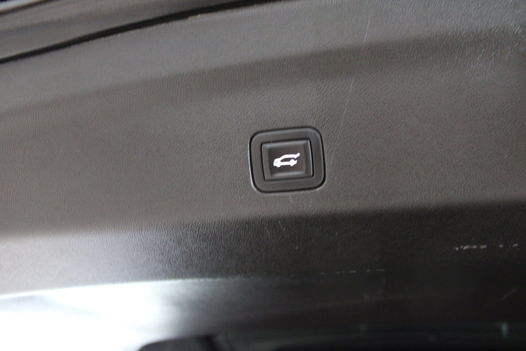 Used 2024 GMC Yukon Denali AWD/4WD image 43