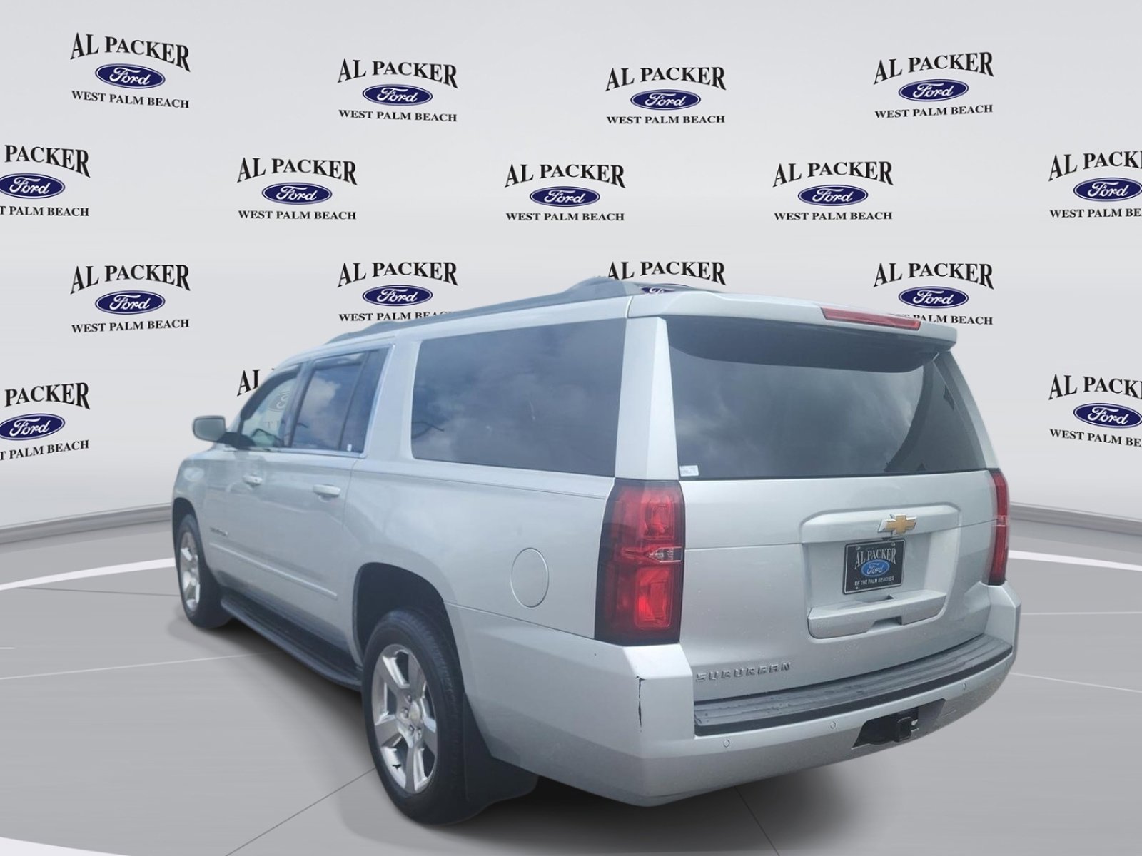Used 2017 Chevrolet Suburban LS w/ All-Season Package RWD image 4