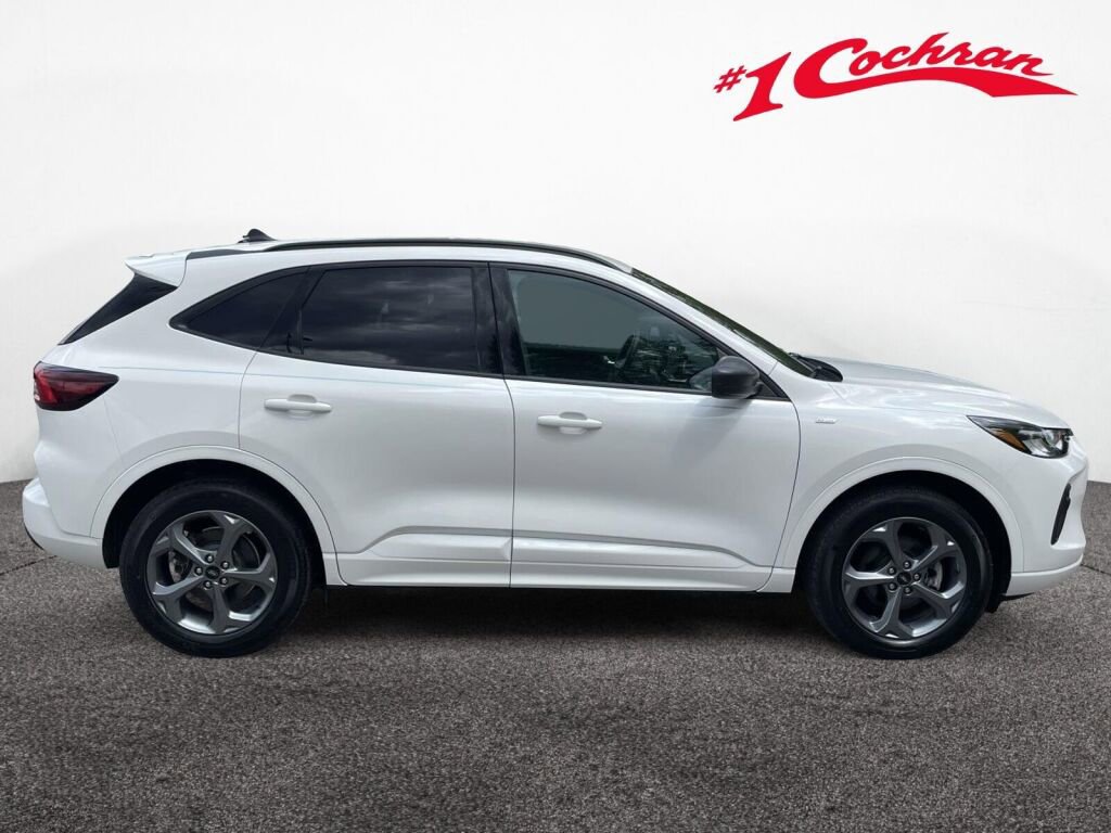 Certified 2023 Ford Escape ST-Line w/ Tech Pack #1 AWD/4WD image 7