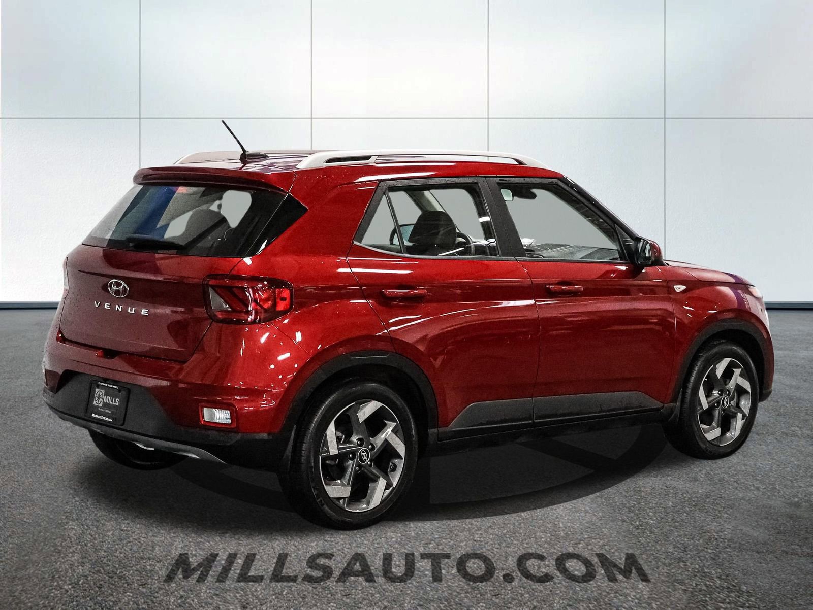 Used 2023 Hyundai Venue Limited w/ Cargo Package image 6