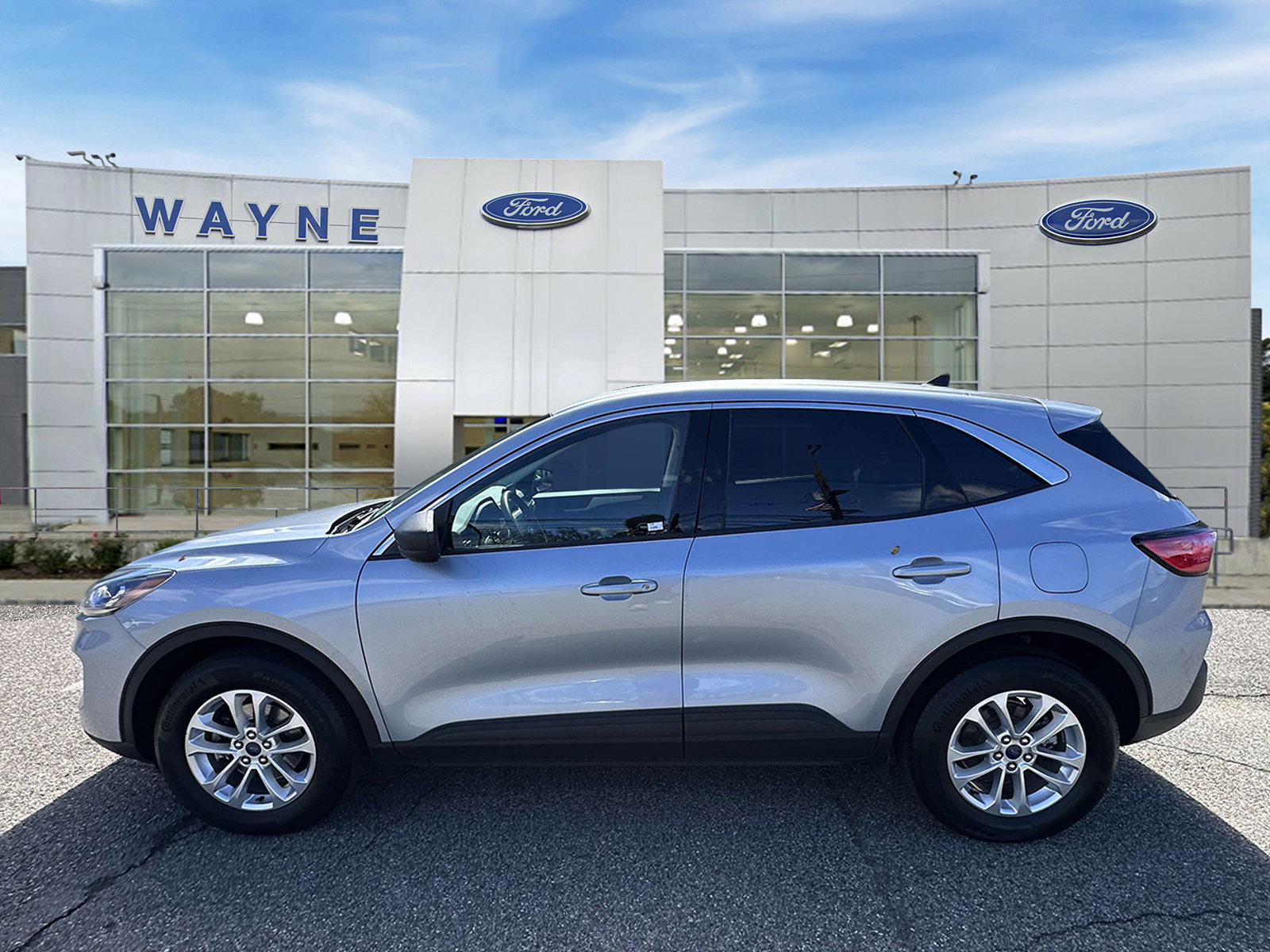 Certified 2022 Ford Escape SE w/ Cold Weather Package image 2