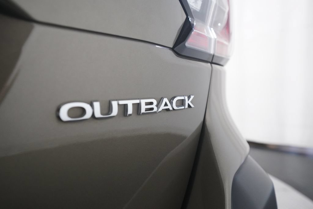Used 2025 Subaru Outback Limited AWD/4WD image 35