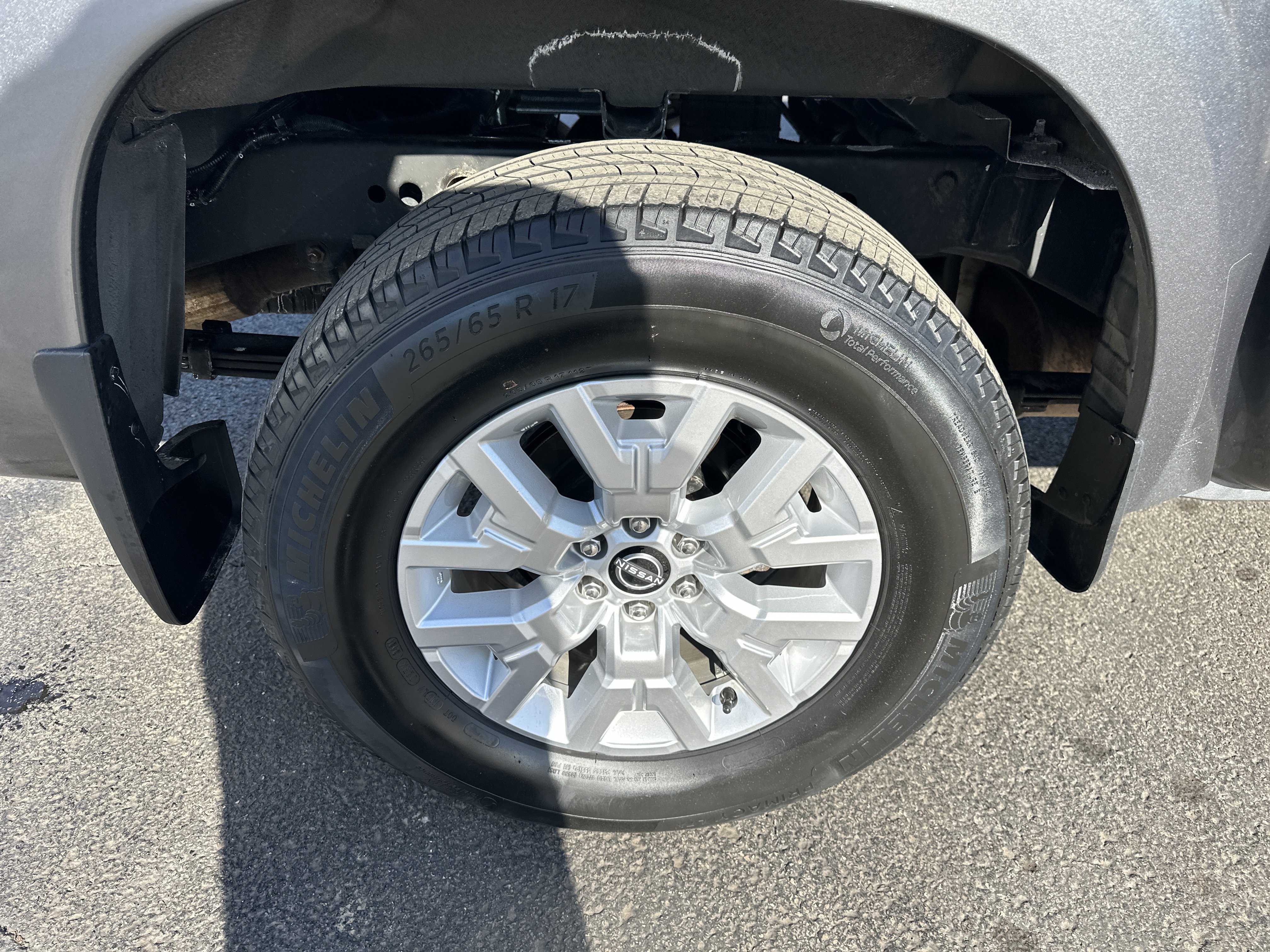 Used 2022 Nissan Frontier SV image 12