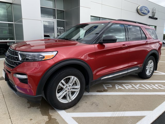 Certified 2021 Ford Explorer XLT w/ Equipment Group 202A AWD/4WD image 3