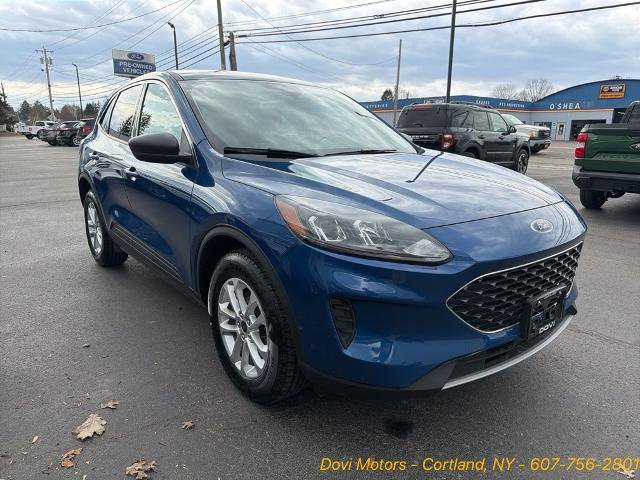 Certified 2022 Ford Escape SE w/ Cold Weather Package AWD/4WD image 2