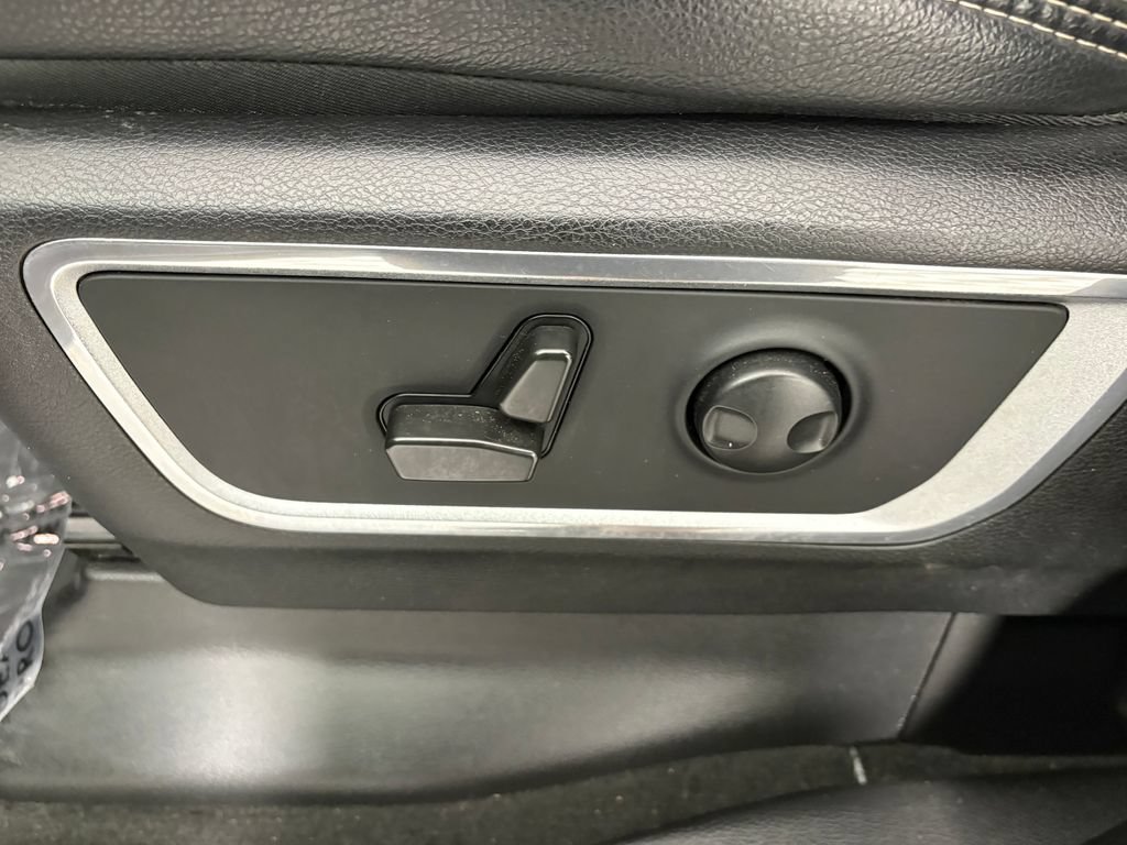 Used 2022 RAM 1500 Laramie AWD/4WD image 14