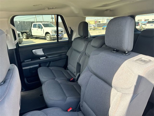 Certified 2025 Ford Expedition Active image 30