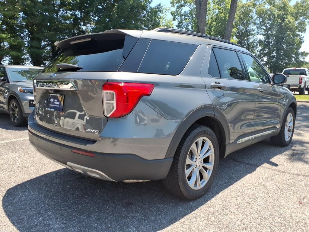 Certified 2023 Ford Explorer XLT w/ Equipment Group 202A AWD/4WD image 2