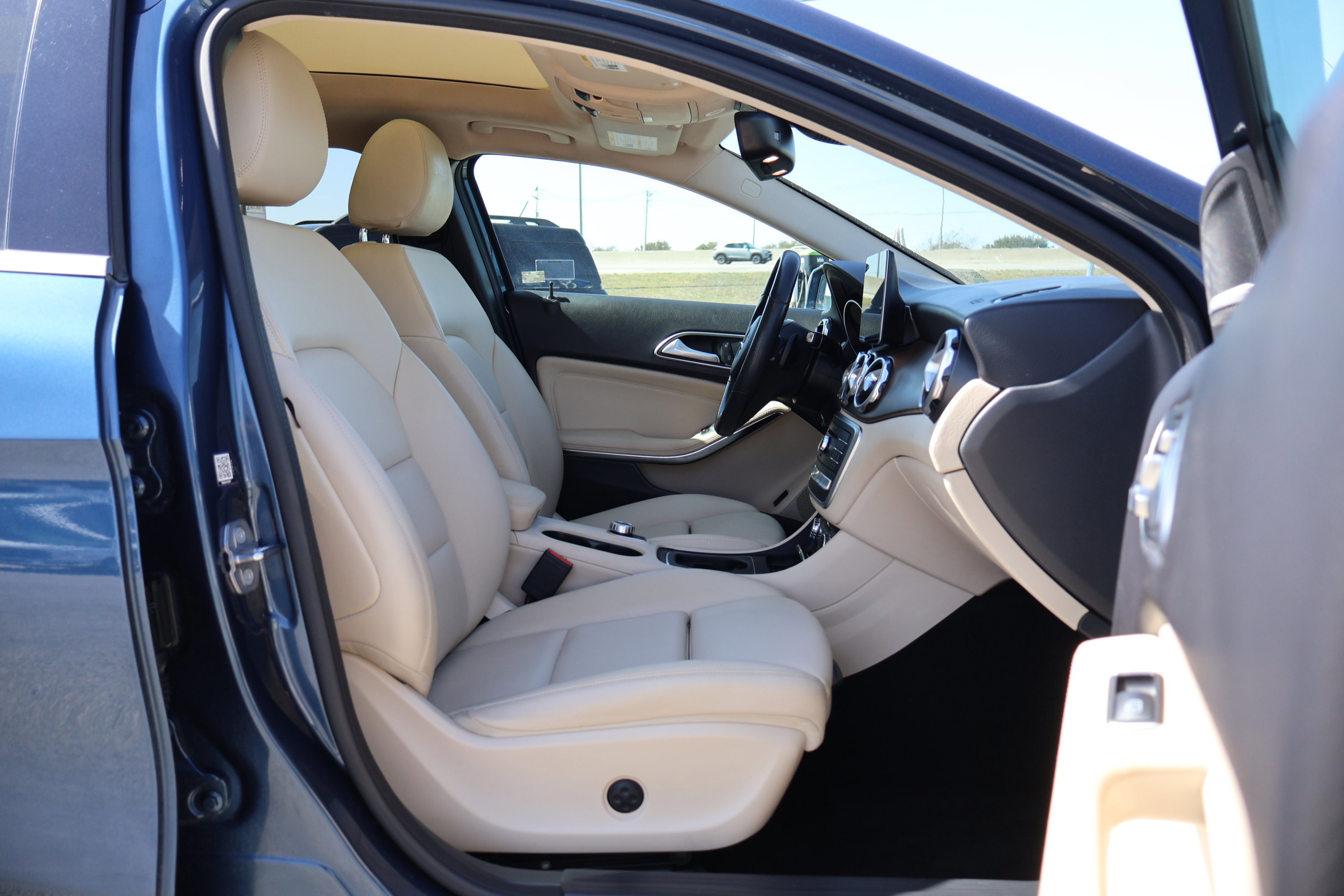 Used 2020 Mercedes-Benz GLA 250 4MATIC image 49