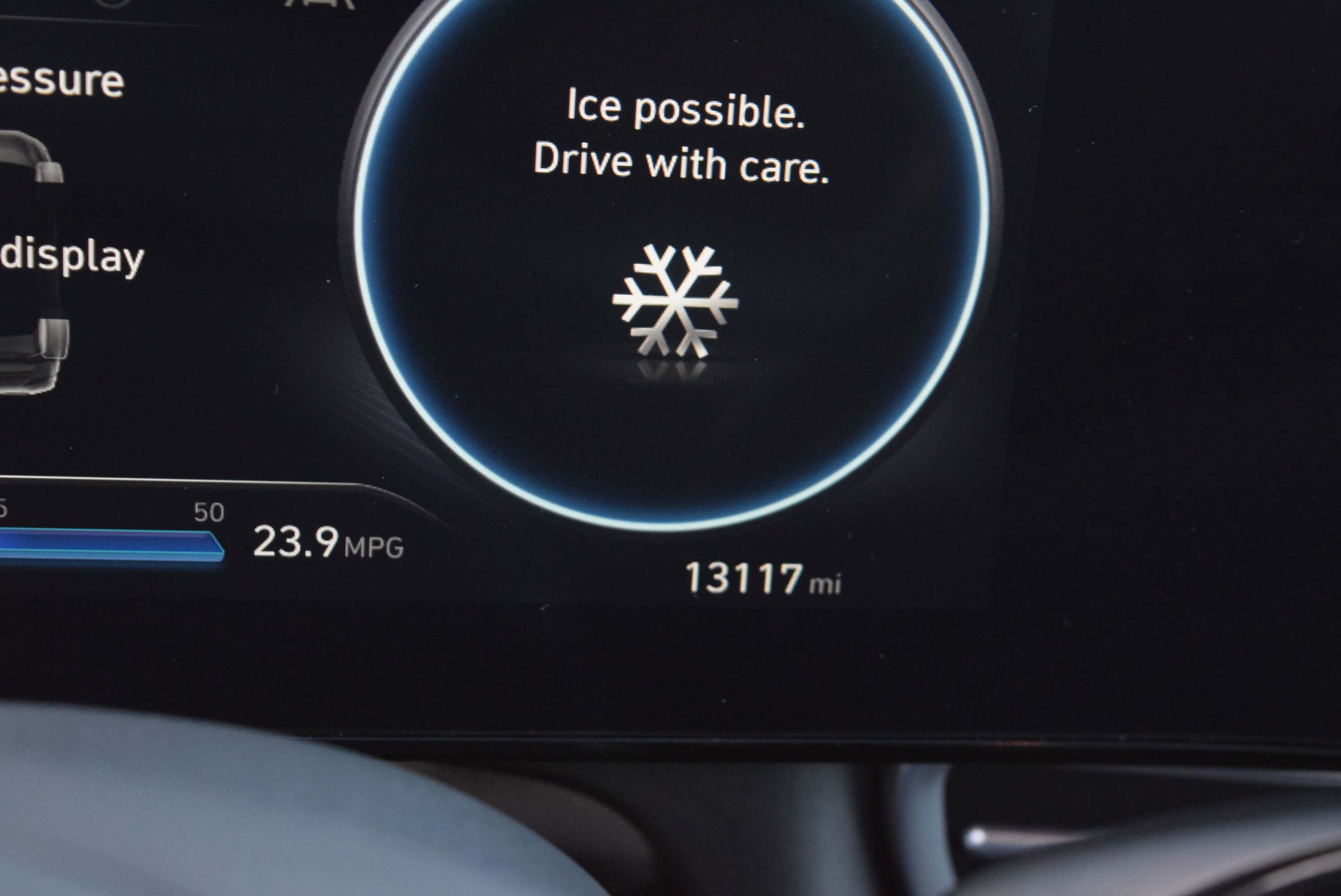 Used 2024 Hyundai Elantra SEL w/ Convenience Package image 12