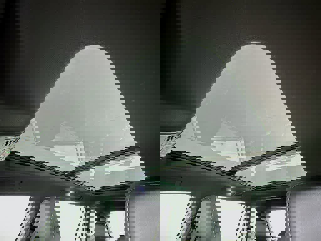 Used 2024 Volkswagen Tiguan SE R-Line image 31