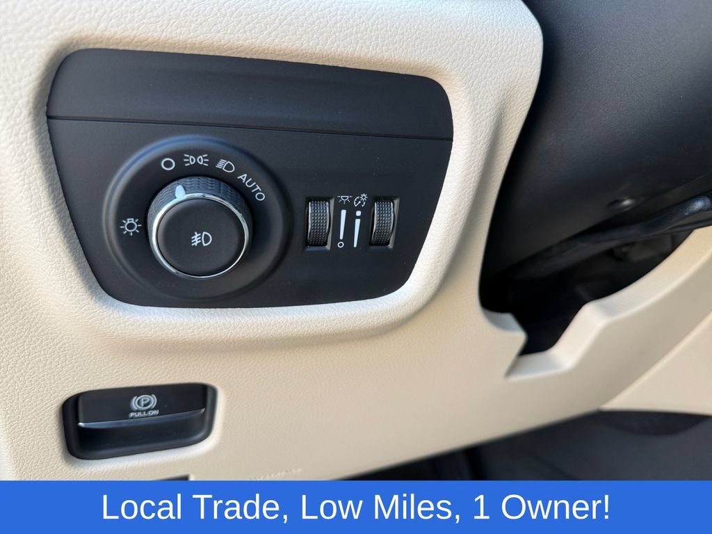 Used 2024 Jeep Grand Cherokee L Limited w/ Black Appearance Package RWD image 19