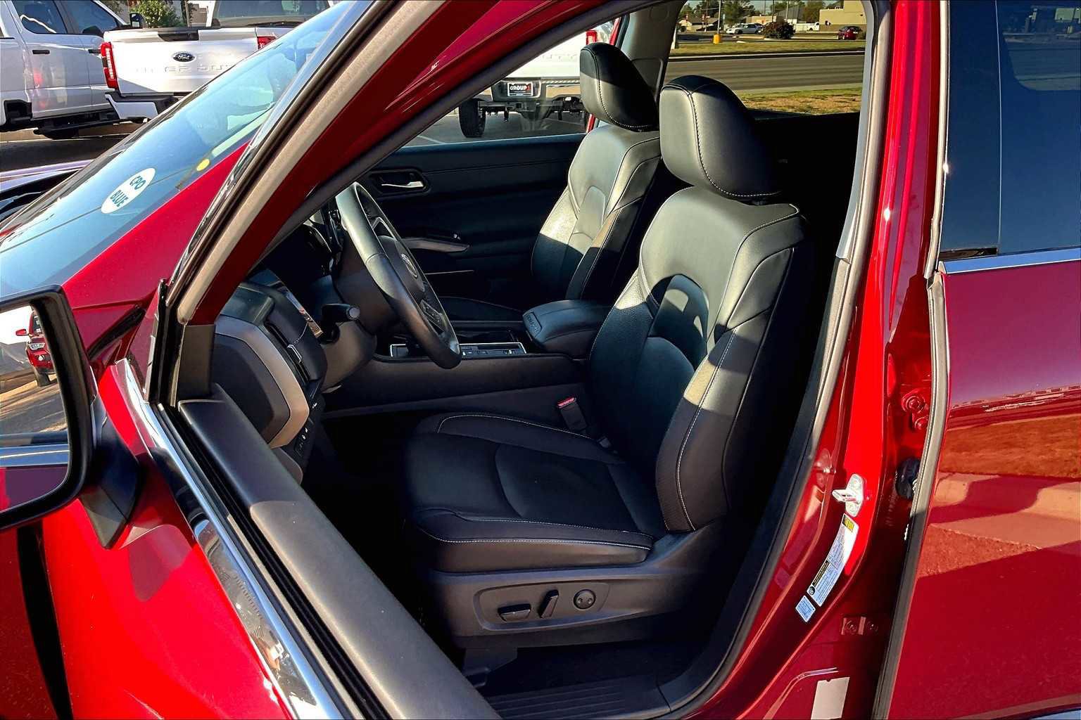 Used 2023 Nissan Pathfinder SL w/ SL Premium Package image 9