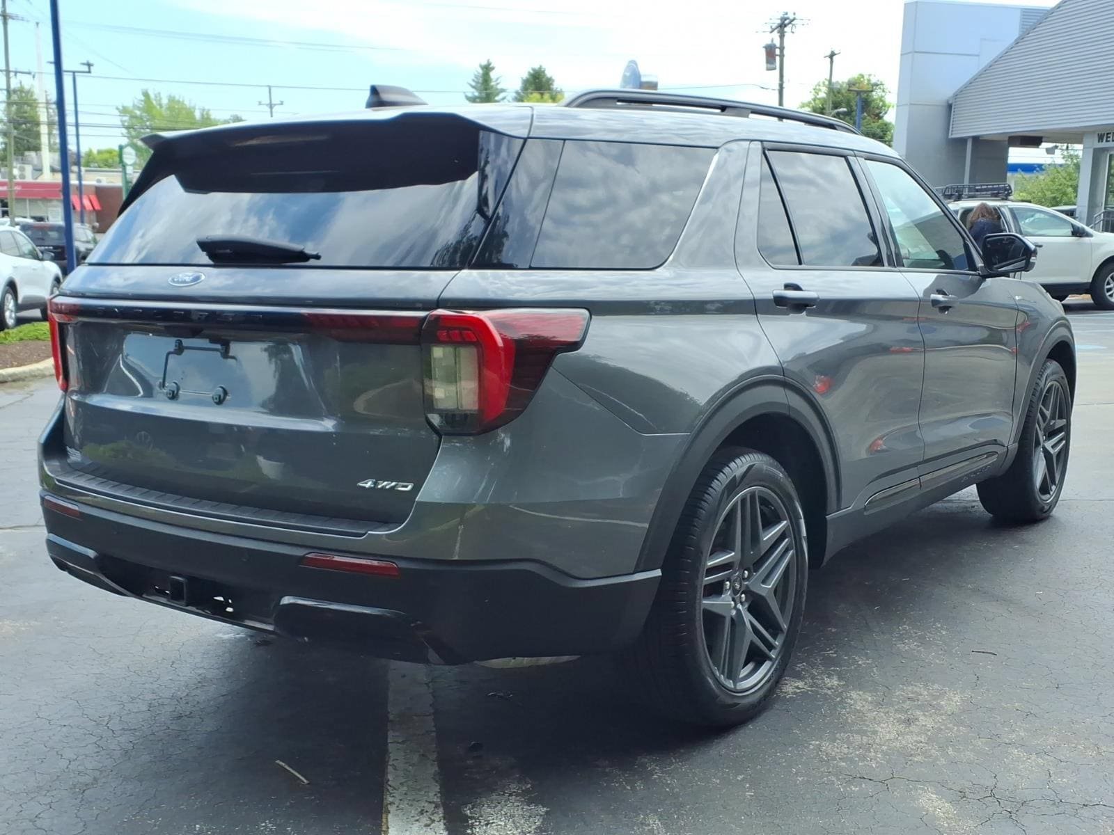 Certified 2025 Ford Explorer ST-Line w/ ST-Line Street Pack AWD/4WD image 4